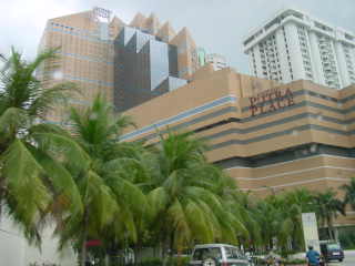 putrashopping.jpg