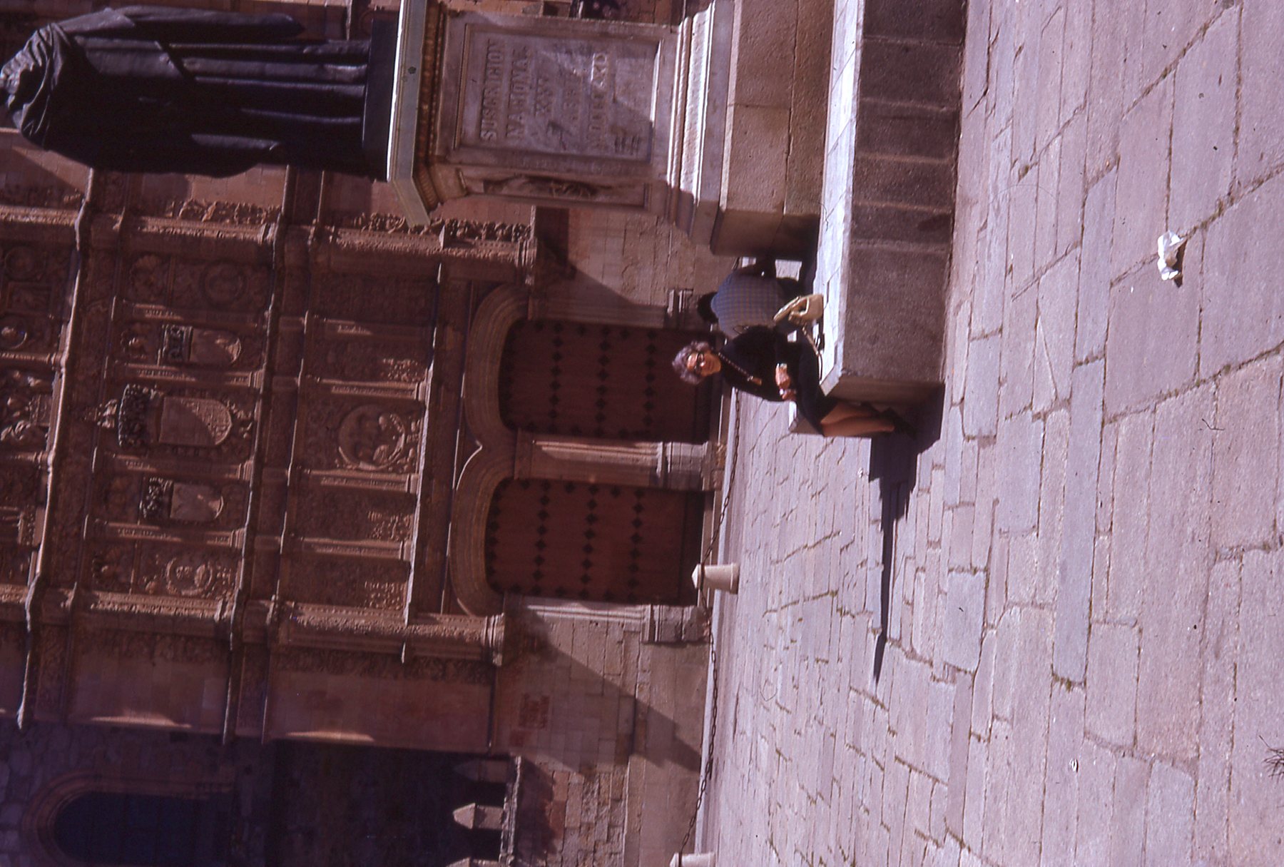 img025.jpg